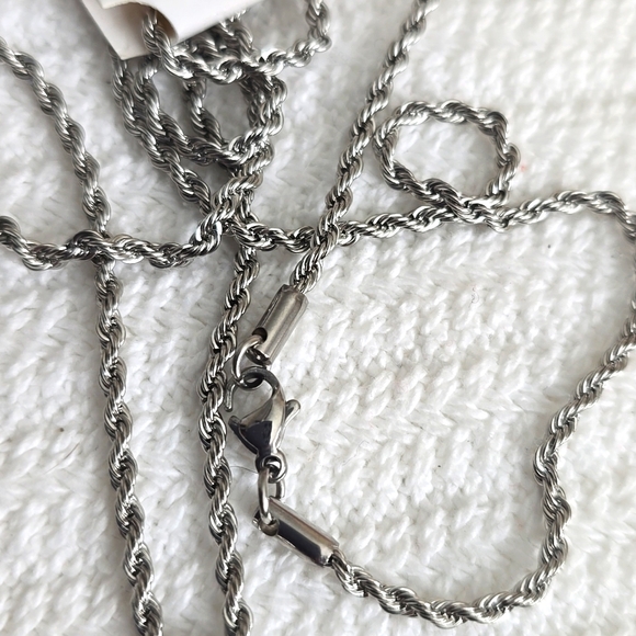 Jade Cross Necklace - Picture 3 of 4